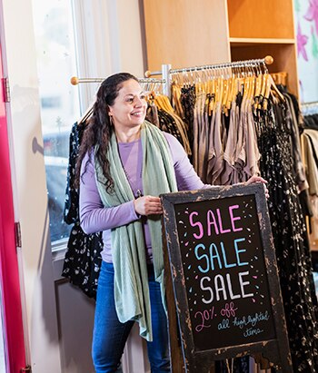 bc_20190527_The-Importance-of-Store-Signage-and-Visual-Merchandising-v2.jpg